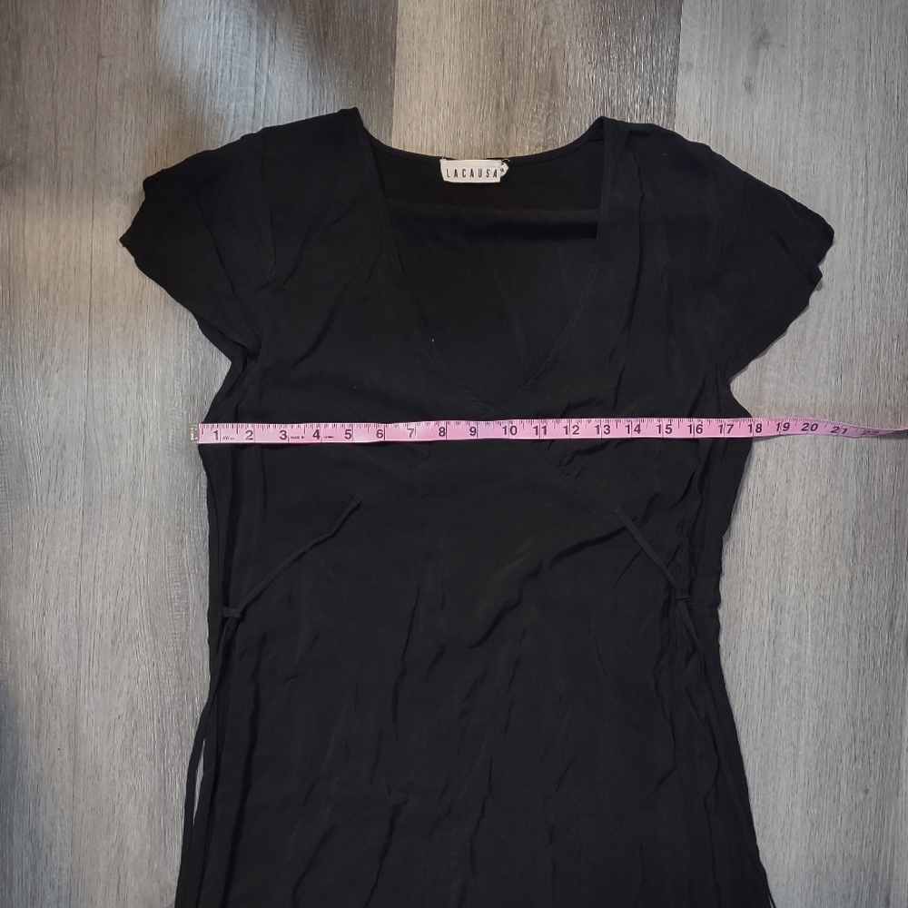 LACAUSA Black V Neck Short Sleeve Minimalist Dress - Picture 4 of 6